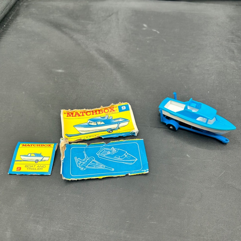 Vintage Matchbox Lesney Series No 9 Boat and Trailer Blue Made England Box Panel